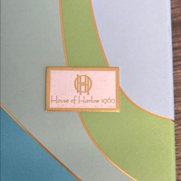 ✨House of Harlow 1960 Gold and Shell Charm Bracelet 🌊🐚 - Picture 2 of 8